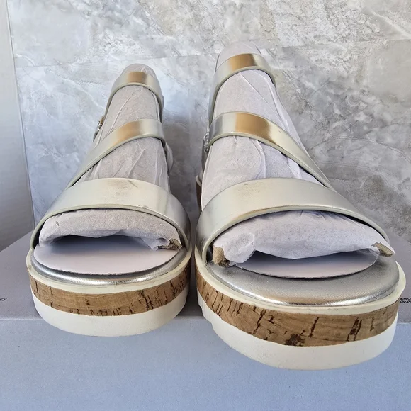 Marc Fisher Grandie Treaded Flatform Wedge Silver Sz 11 Sandals - Picture 4 of 9